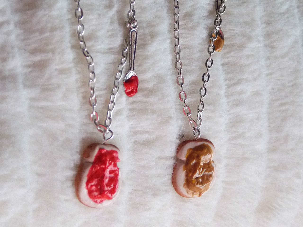 Best Friends Matching Necklace Set for 2, Peanut Butter & Jelly